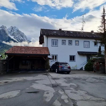 Апартаменты Haus Kreuzeckwiese - Juebilaumsgrat Гармиш-Партенкирхен